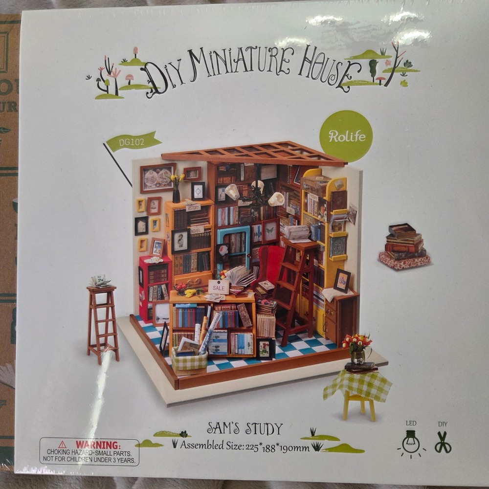 Rolife Sam's Study DIY Miniature House Kit DG102 Library Bookcase LED Light NEW
